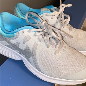 Nike tennis shoes. Size 6.